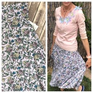 ♦️2/$30 Roses Azure LuLaRoe A-line Skirt / Top